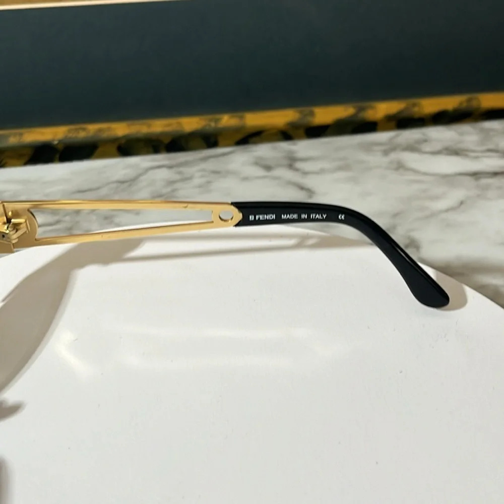 FENDI VINTAGE RARE GOLD SUNGLASSES. UNISEX. THESE ARE IN REALLY GOOD CONDITION. - Picture 14 of 17
